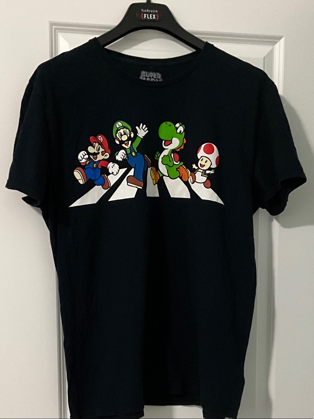 Super Mario Black Short Sleeve Graphic Tee Men’s XL